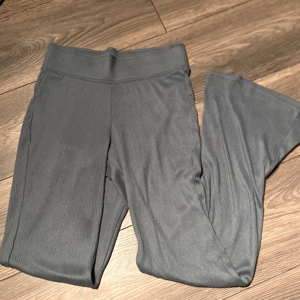 Hollister/ Gilly Hicks flare pants